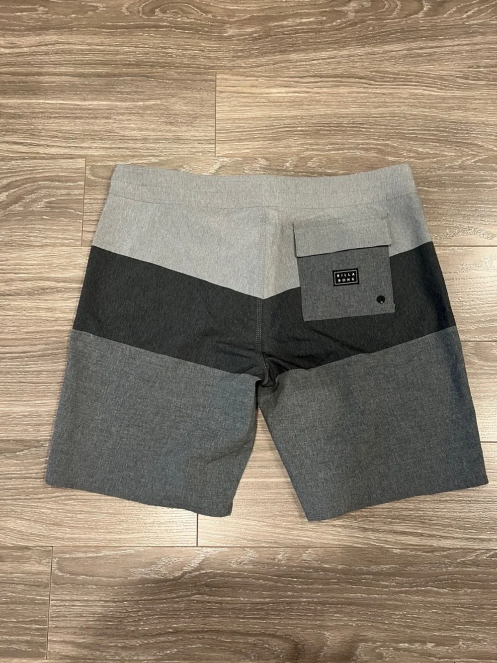 Billabong Men's Gray & Black Colorblock Board Shorts